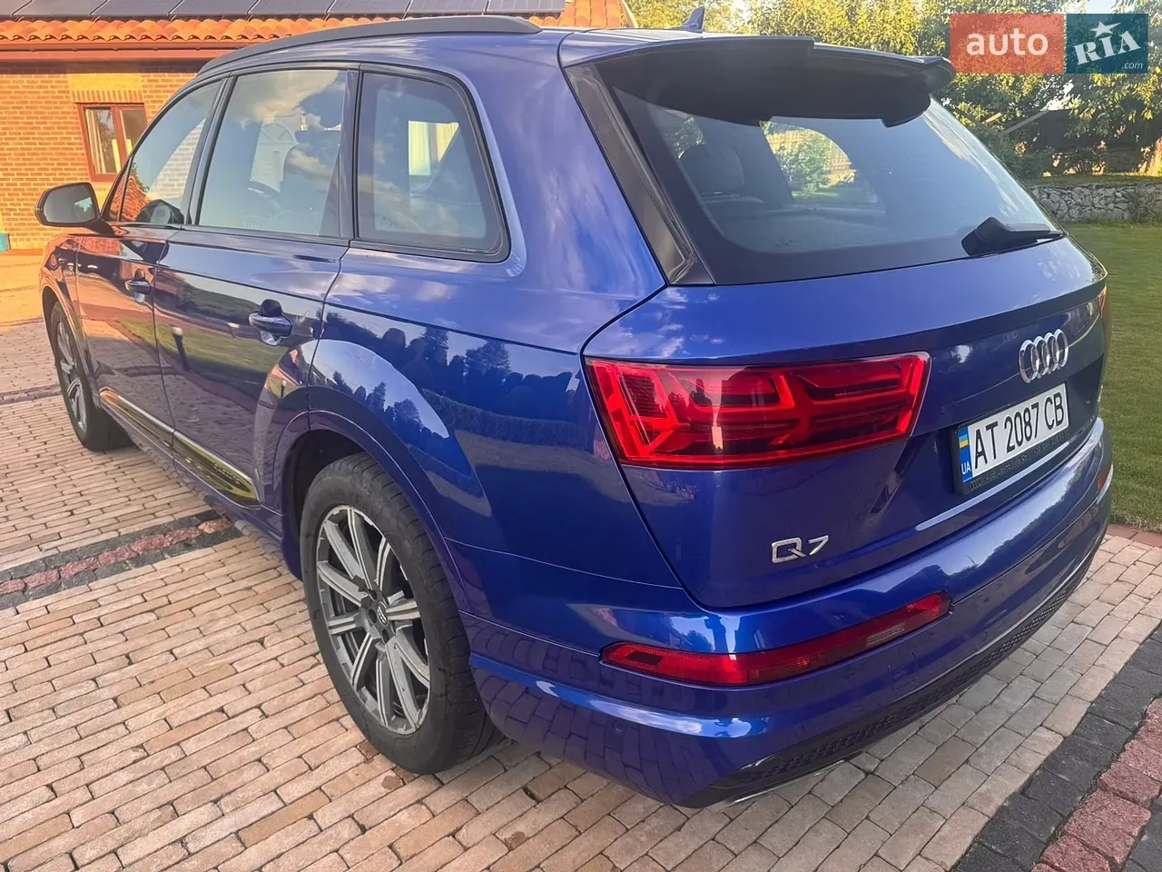 Audi Q7 2017 photo 2