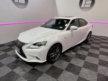 Lexus Is 300H 2014 photo 4