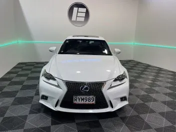 Lexus Is 300H 2014 photo 3