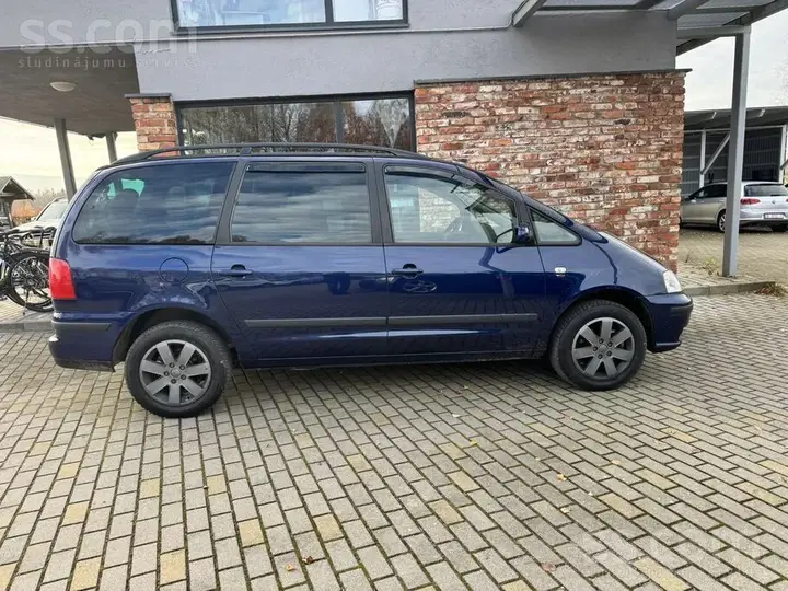 Seat Alhambra 2008 photo 2