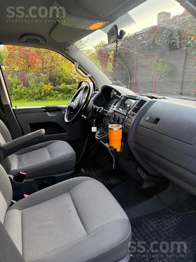 Volkswagen Caravelle 2011 photo 4