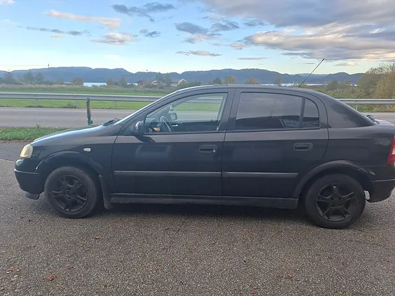 Opel Astra 2002 photo 2