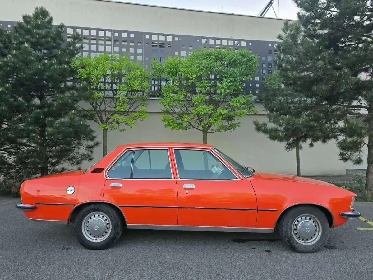 Opel Rekord 1977 photo 2