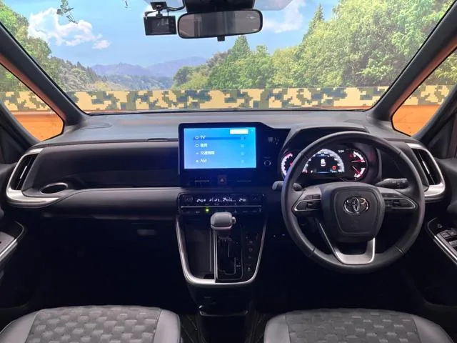 Toyota Voxy 2025 photo 2