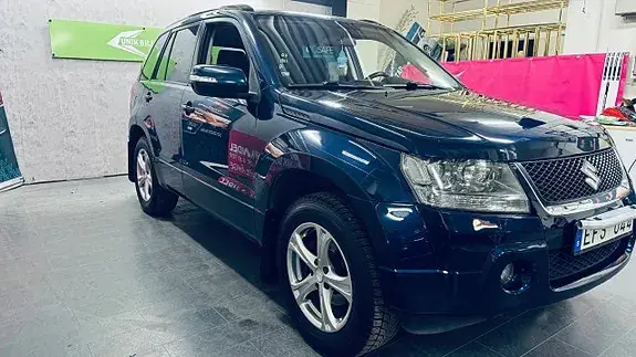 Suzuki Grand Vitara 2010 photo 3