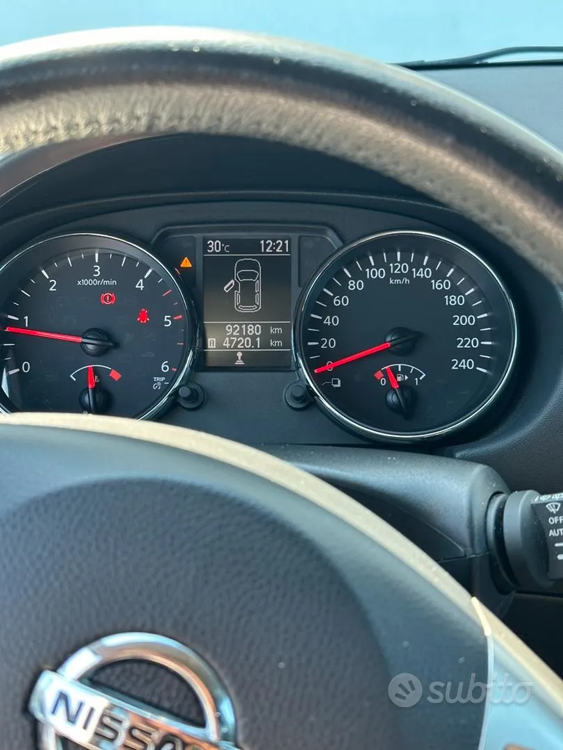Nissan Qashqai 2012 photo 2