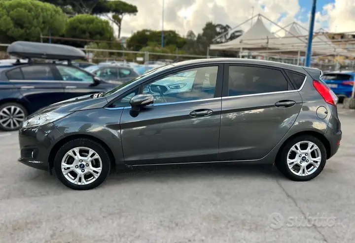 Ford Fiesta 2015 photo 2