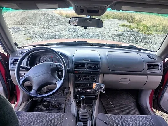 Subaru Forester 2000 photo 5