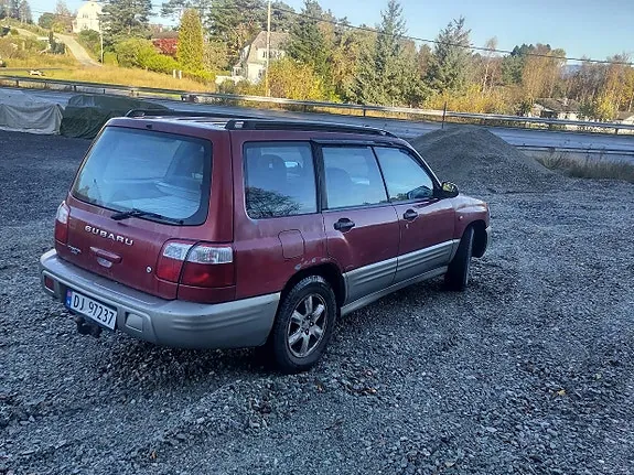 Subaru Forester 2000 photo 3