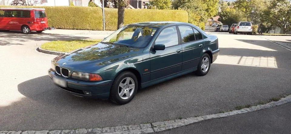 BMW 523I