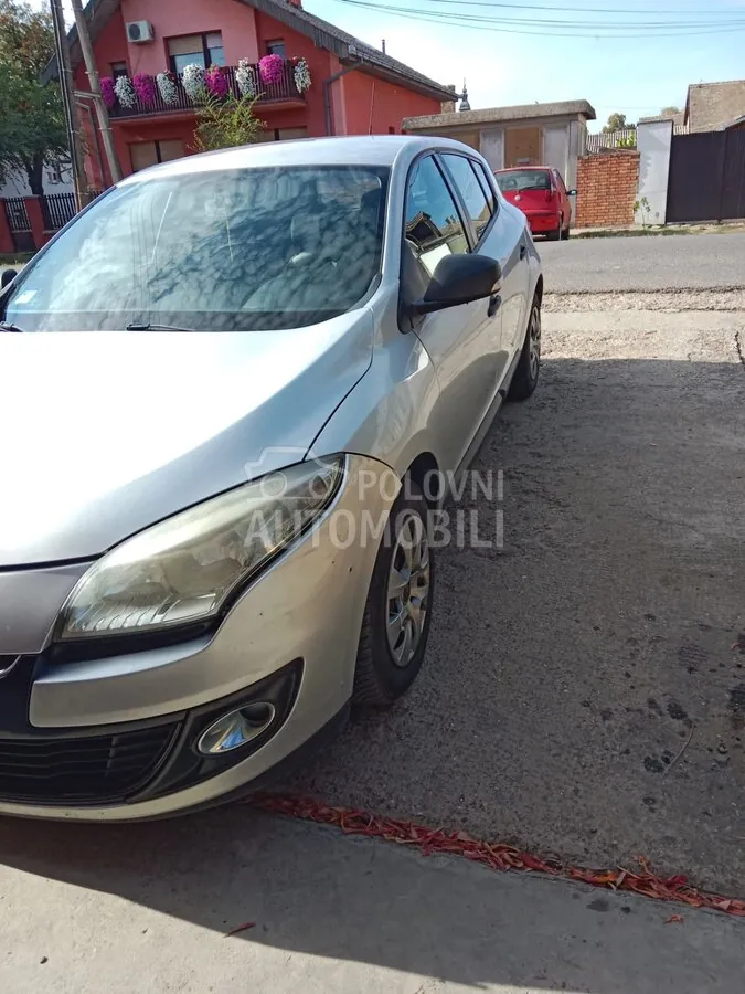 Renault Megane 2012 photo 2