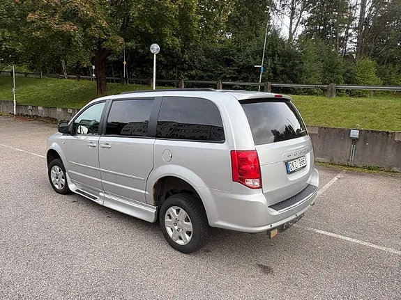 Dodge Grand Caravan 2011 photo 3