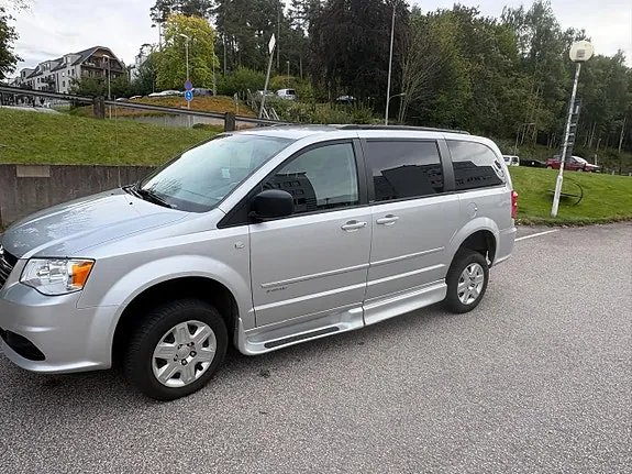 Dodge Grand Caravan 2011 photo 2
