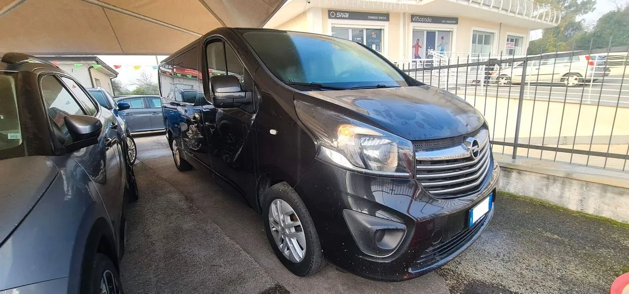 Opel Vivaro 2016 photo 2