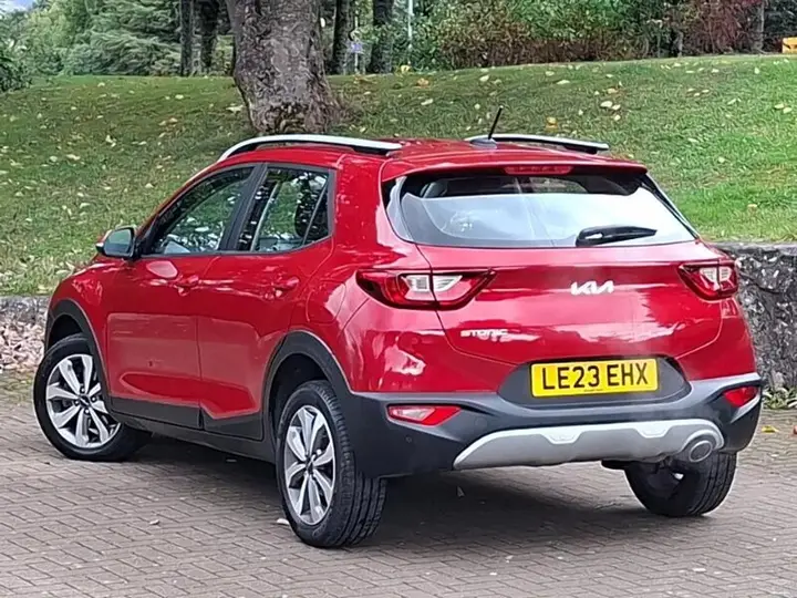 Kia Stonic 2023 photo 2