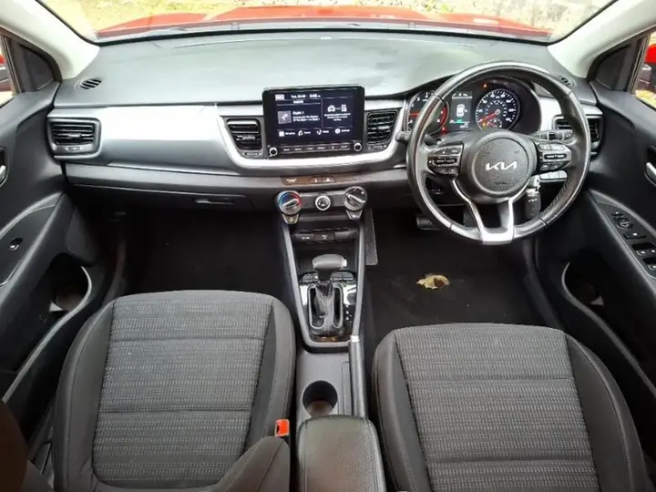 Kia Stonic 2023 photo 3