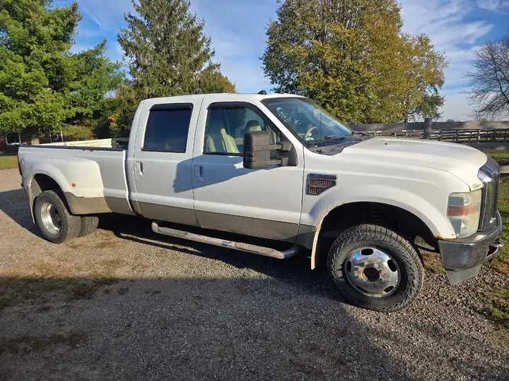 Ford F350 2010 photo 2