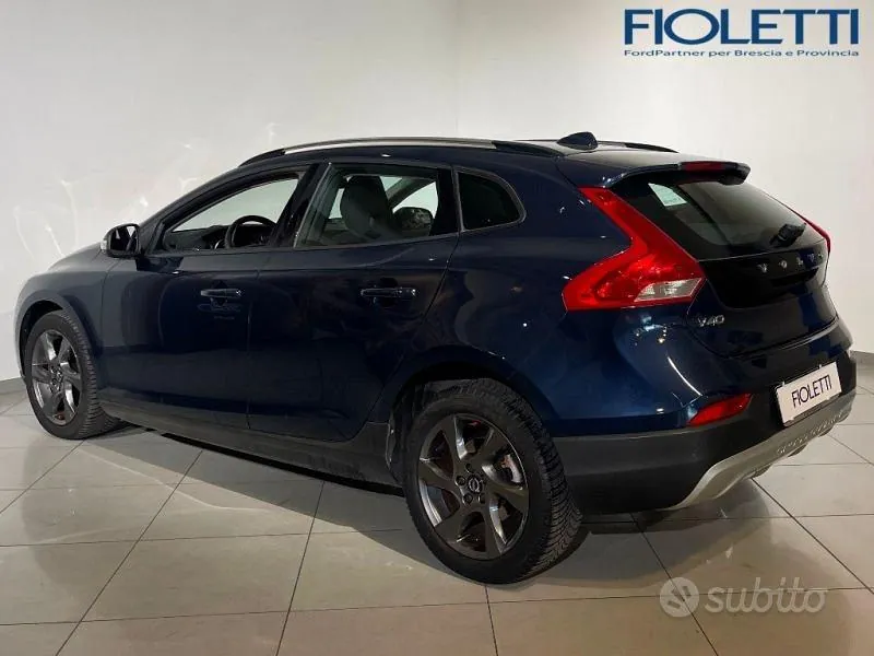 Volvo V40 Cross Country 2015 photo 2