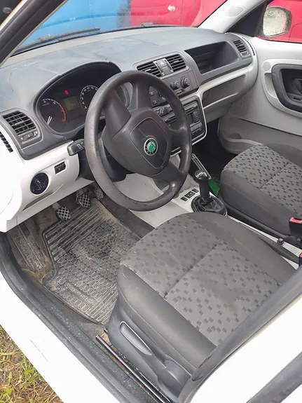 Skoda Roomster 2010 photo 3