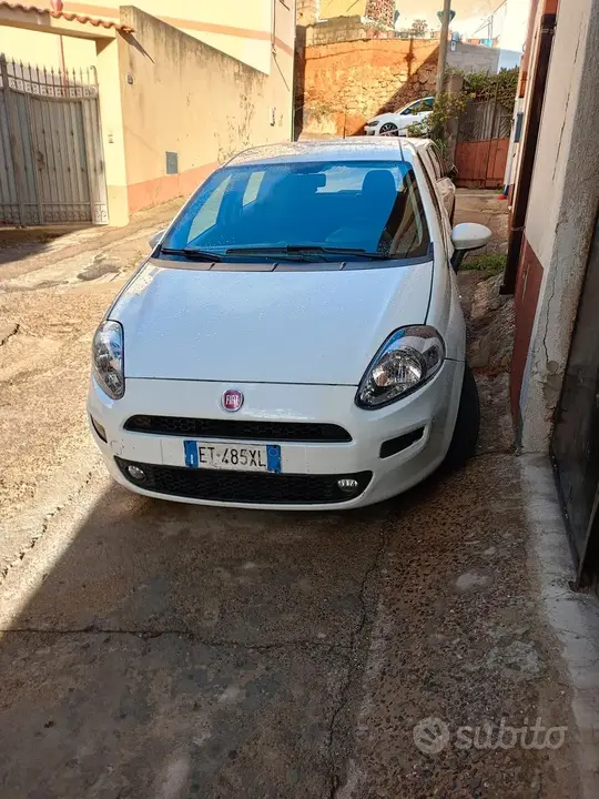 Fiat Punto 2013 photo 2