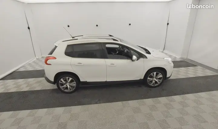 Peugeot 2008 2015 photo 3