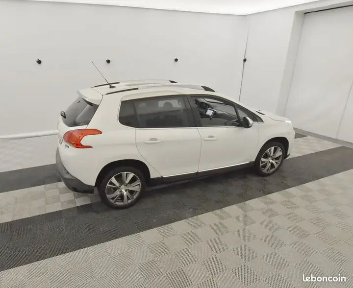Peugeot 2008 2015 photo 4