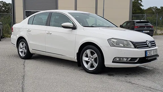 Volkswagen Passat 2012 photo 2