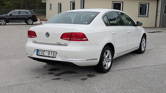 Volkswagen Passat 2012 photo 4