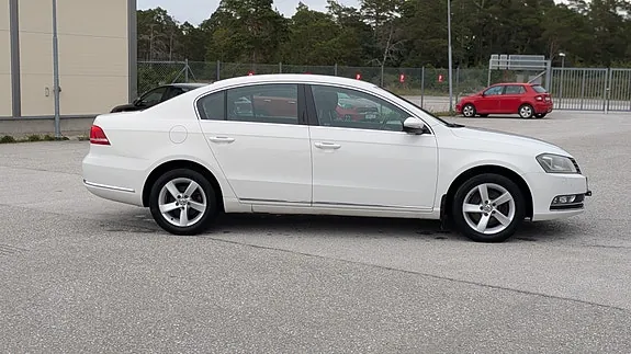 Volkswagen Passat 2012 photo 3