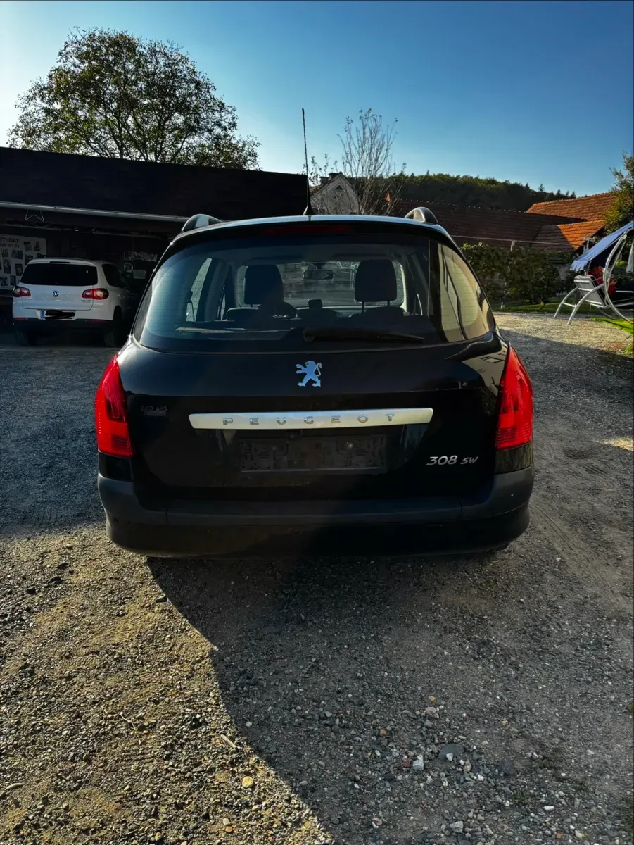 Peugeot 308 2011 photo 3