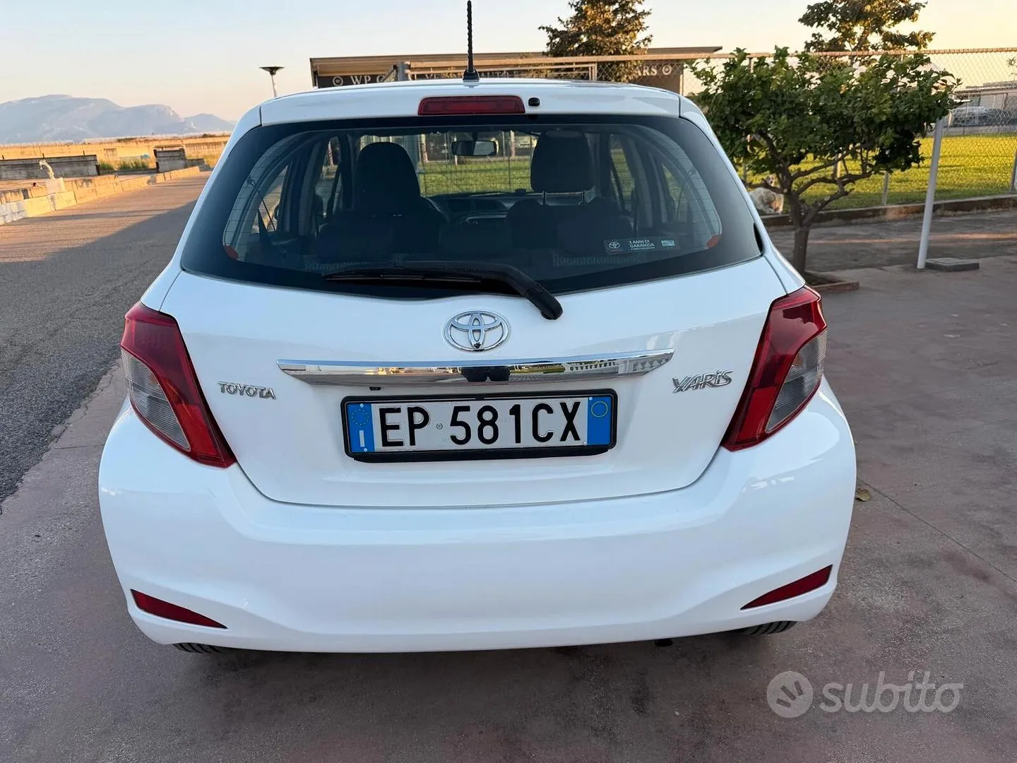Toyota Yaris 2013 photo 4