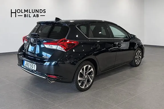 Toyota Auris 2015 photo 3