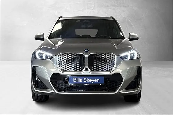 BMW Ix1 2026 photo 2