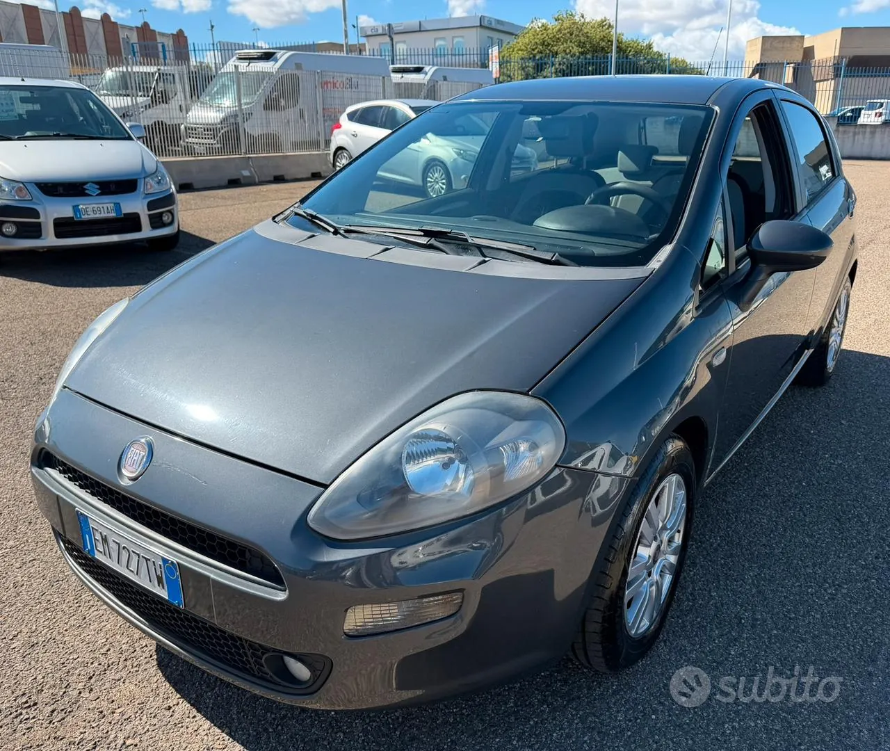 Fiat Punto 2012 photo 2