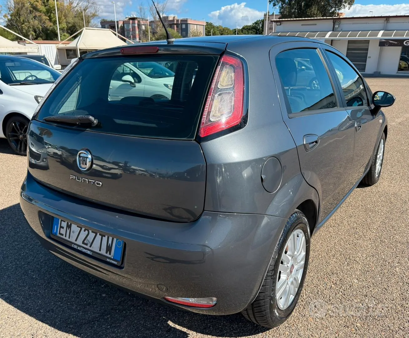 Fiat Punto 2012 photo 4