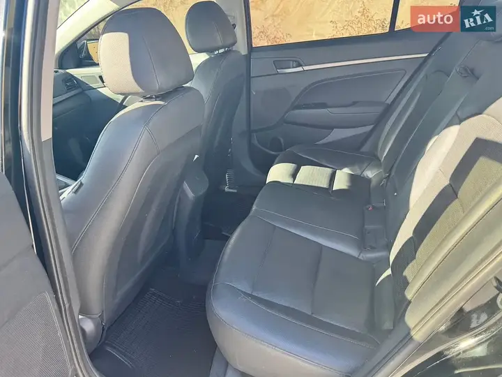 Hyundai Elantra 2016 photo 2