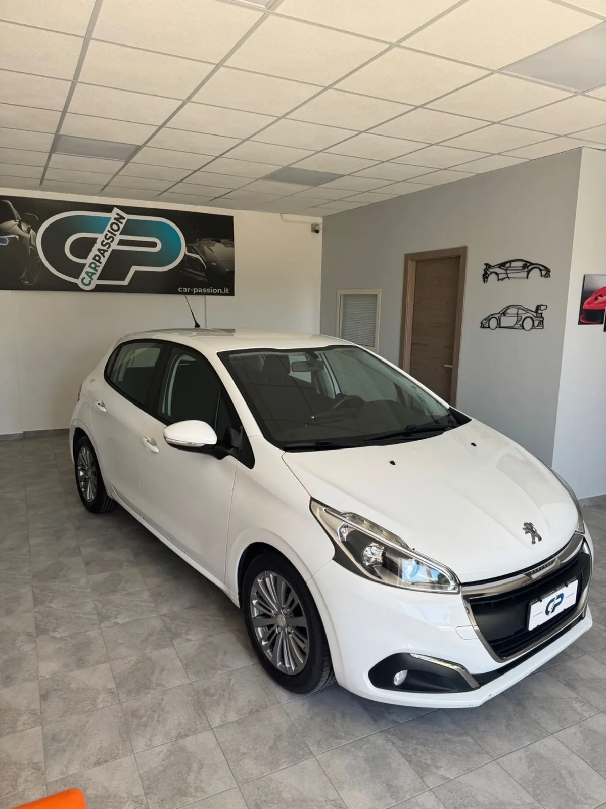 Peugeot 208 2016 photo 2