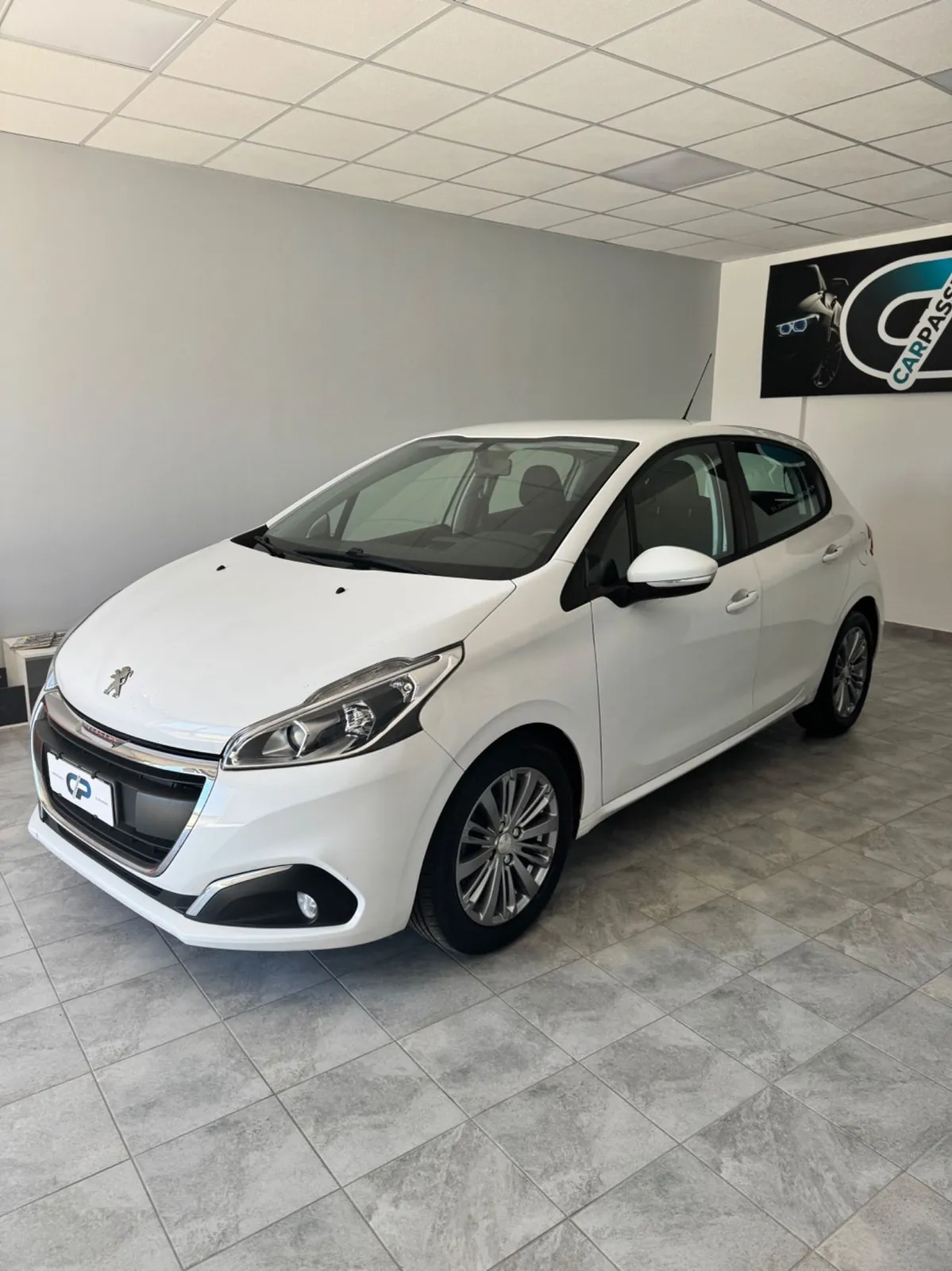 Peugeot 208 2016 photo 3