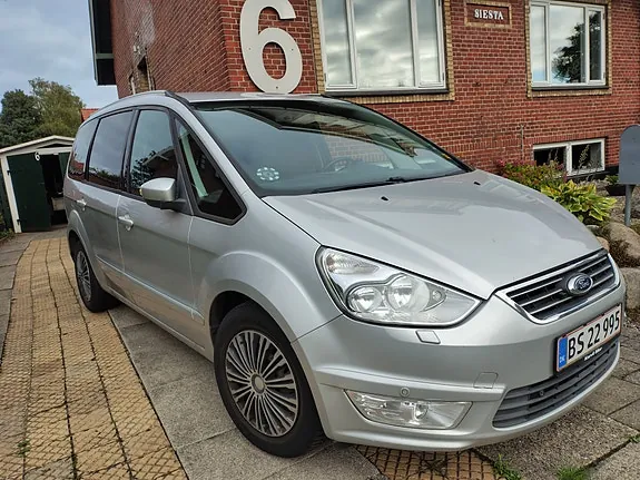 Ford Galaxy 2012 photo 5
