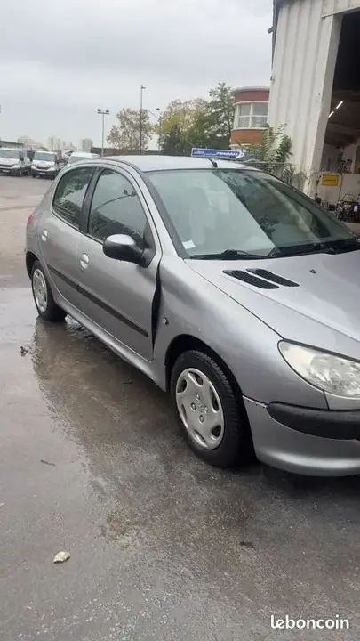 Peugeot 206 2005 photo 2