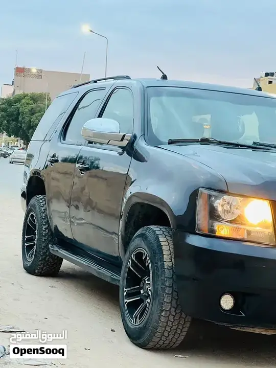 Chevrolet Tahoe 2011 photo 2