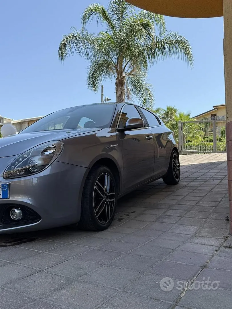 Alfa Romeo Giulietta 2016 photo 5
