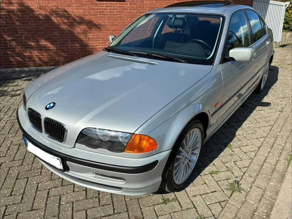 BMW 320I