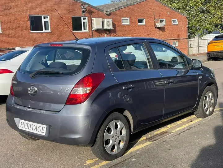Hyundai I20 2010 photo 2