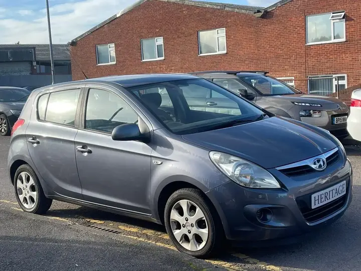 Hyundai I20 2010 photo 3