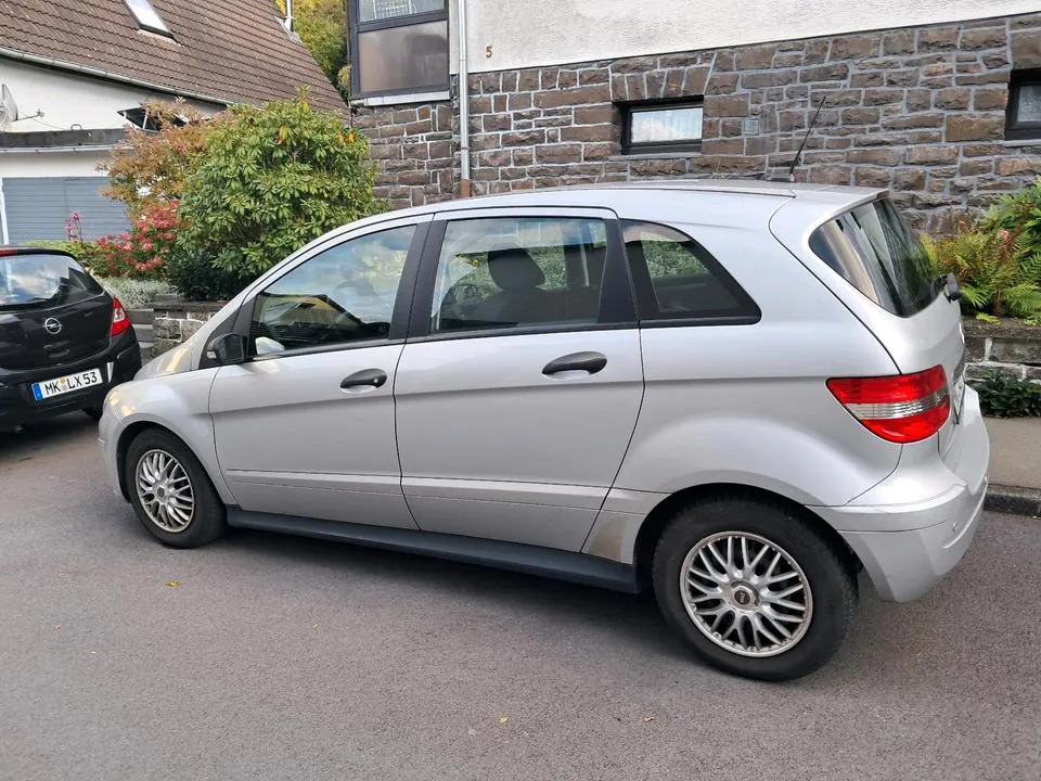 Mercedes-Benz B 170