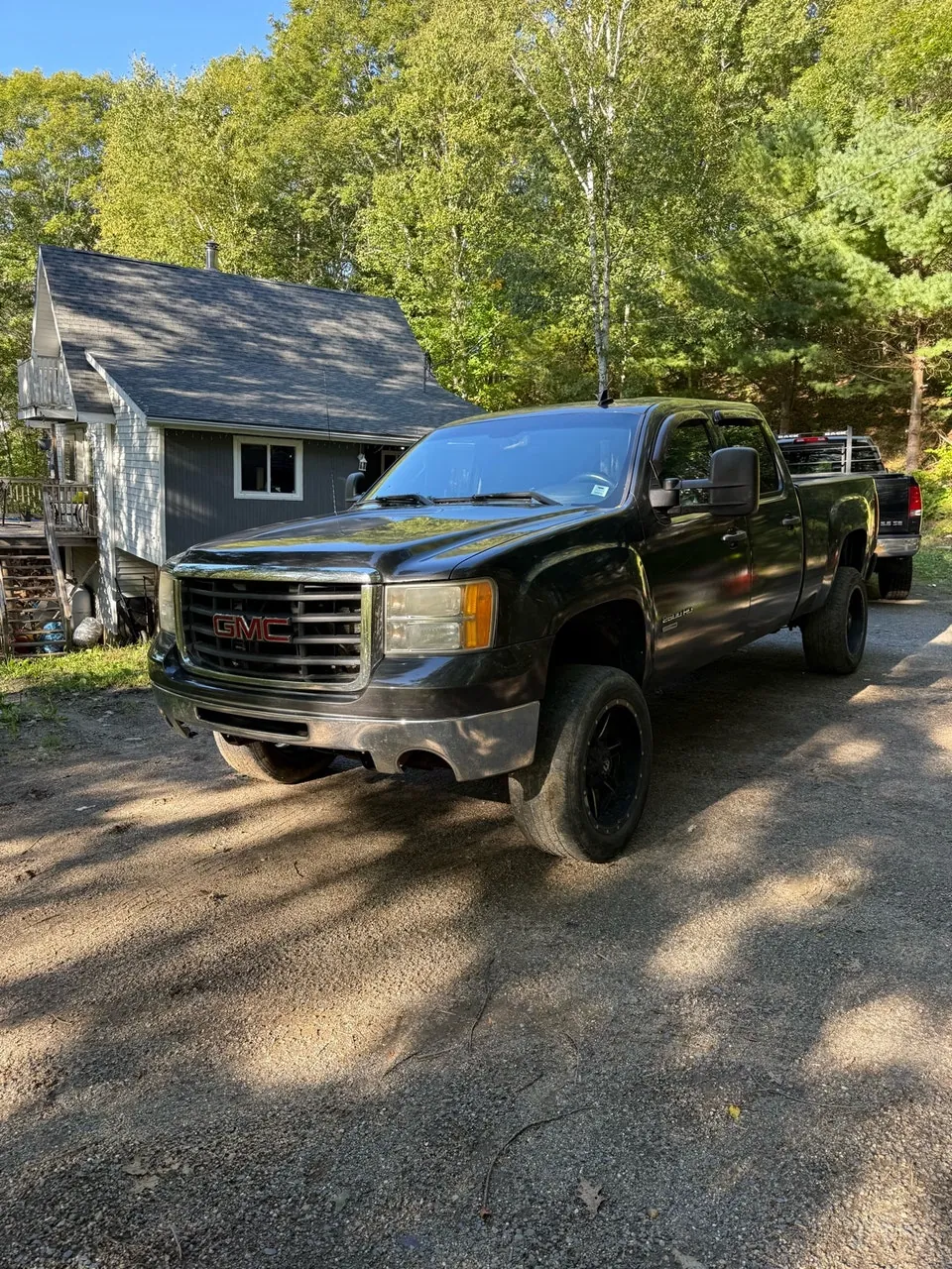 GMC Sierra 2500 2010 photo 2