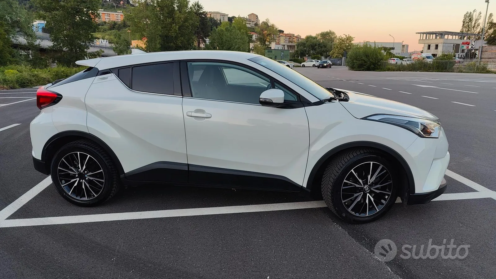 Toyota C-Hr 2017 photo 3