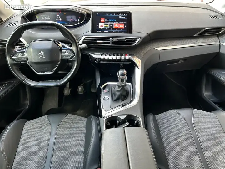 Peugeot 5008 2018 photo 3