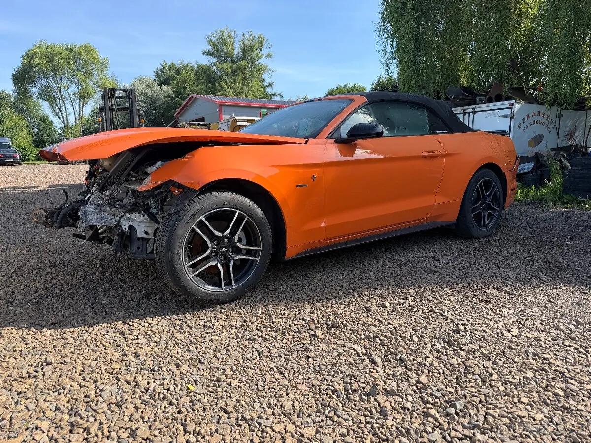 Ford Mustang 2015 photo 2